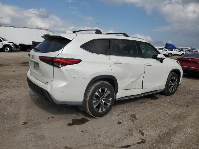5TDGZRAH4LS501276 - 2020 TOYOTA HIGHLANDER XLE WHITE photo 3
