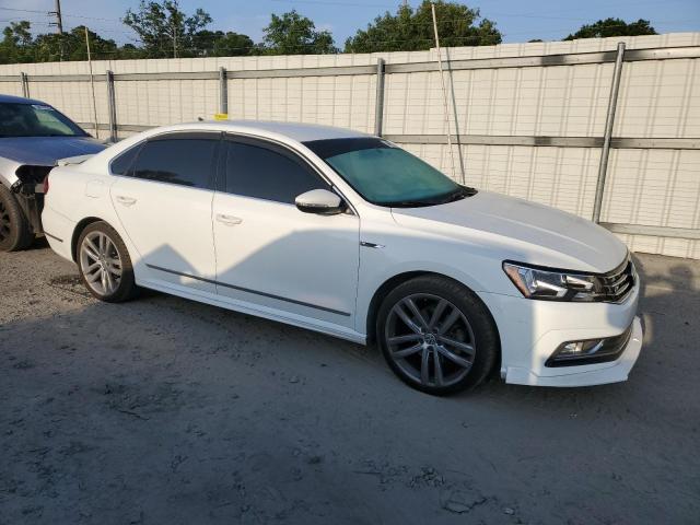 1VWDT7A33HC075132 - 2017 VOLKSWAGEN PASSAT R-LINE თეთრი ფოტო 4