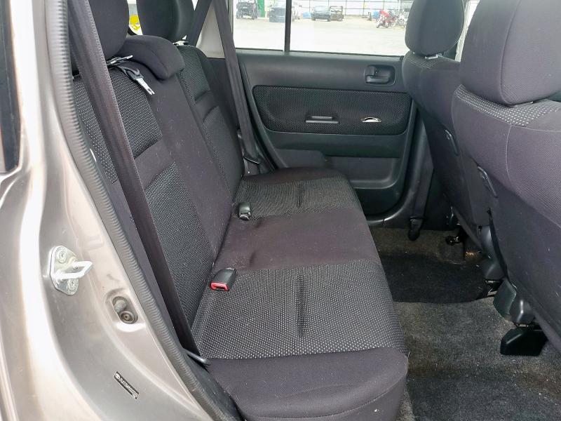 JTLKT334950203383 - 2005 TOYOTA SCION XB GRAY photo 11