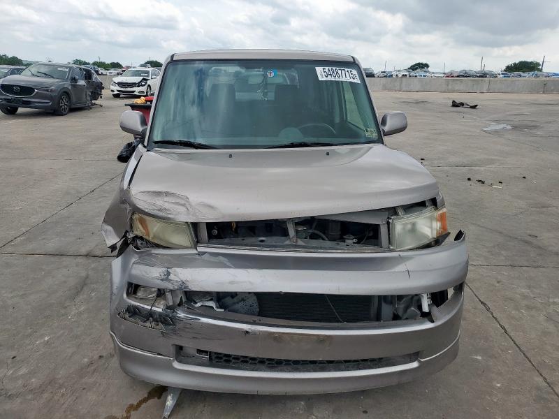 JTLKT334950203383 - 2005 TOYOTA SCION XB GRAY photo 5