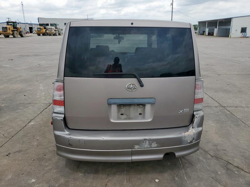 JTLKT334950203383 - 2005 TOYOTA SCION XB GRAY photo 6