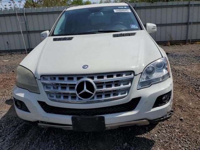 4JGBB8GB3BA646649 - 2011 MERCEDES-BENZ ML 350 4MATIC WHITE photo 5