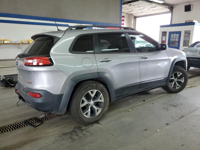 1C4PJMBSXHW658015 - 2017 JEEP CHEROKEE TRAILHAWK SILVER photo 3