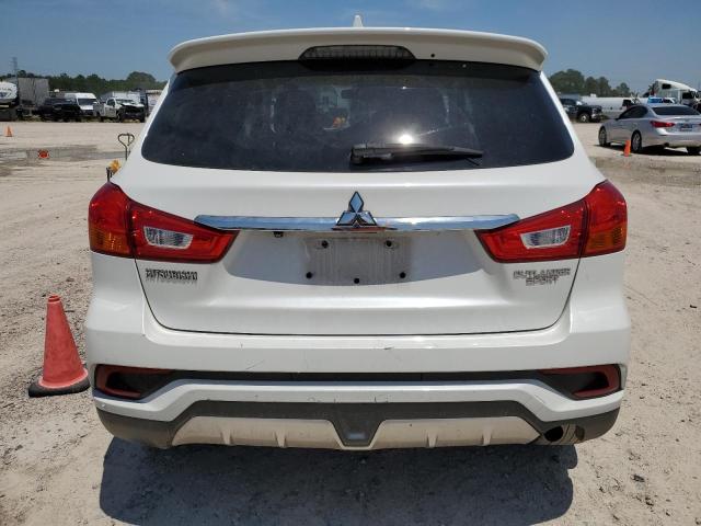 JA4AP3AU0JU024970 - 2018 MITSUBISHI OUTLANDER ES WHITE photo 6