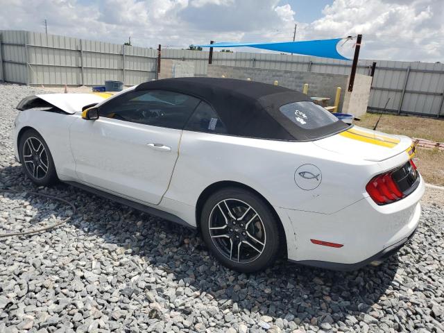 1FATP8UHXJ5167029 - 2018 FORD MUSTANG 白色 照片 2