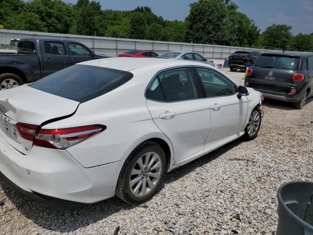 4T1B11HK8KU743644 - 2019 TOYOTA CAMRY L WHITE photo 3