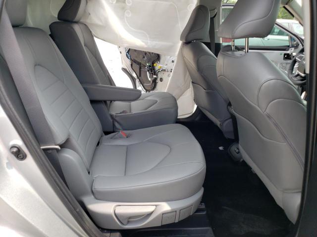 5TDGZRAH2NS556280 - 2022 TOYOTA HIGHLANDER XLE Boz foto 10