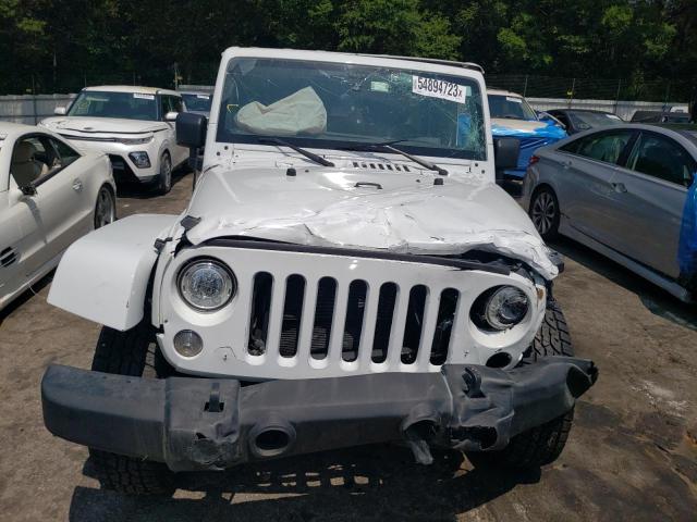 1C4BJWEG1HL547982 - 2017 JEEP WRANGLER U SAHARA WHITE photo 5