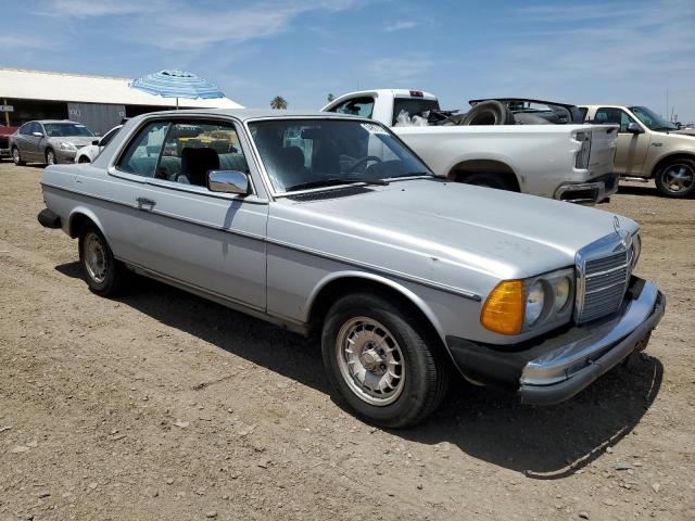 WDBAB53A7EA081787 - 1984 MERCEDES-BENZ 300 CDT SILVER photo 4