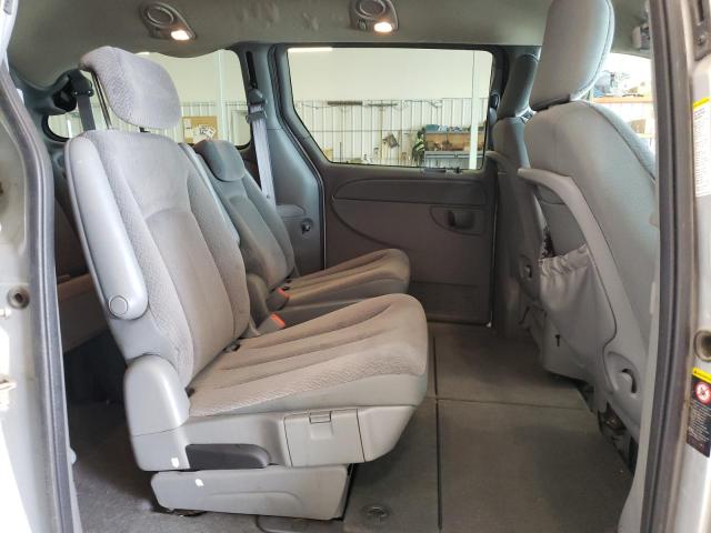 2C8GP54L85R123553 - 2005 CHRYSLER TOWN & COU TOURING 银色 照片 11