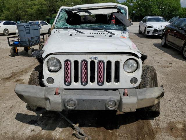 1C4BJWFG1FL777405 - 2015 JEEP WRANGLER RUBICON WHITE photo 5