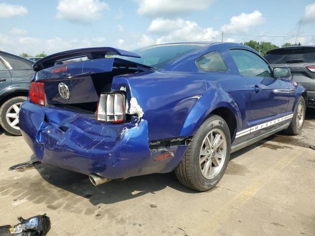 1ZVFT80N555237974 - 2005 FORD MUSTANG BLUE photo 3