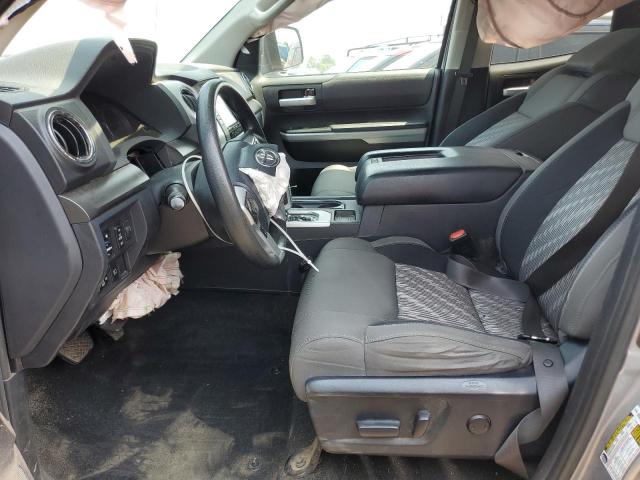 5TFTY5F1XJX009817 - 2018 TOYOTA TUNDRA DOUBLE CAB SR/SR5 SILVER photo 7