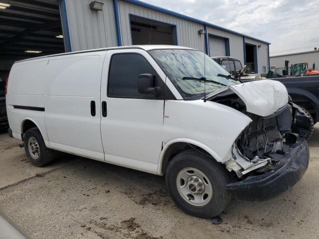 1GTW7AFG1G1298045 - 2016 GMC SAVANA G2500 WHITE photo 4