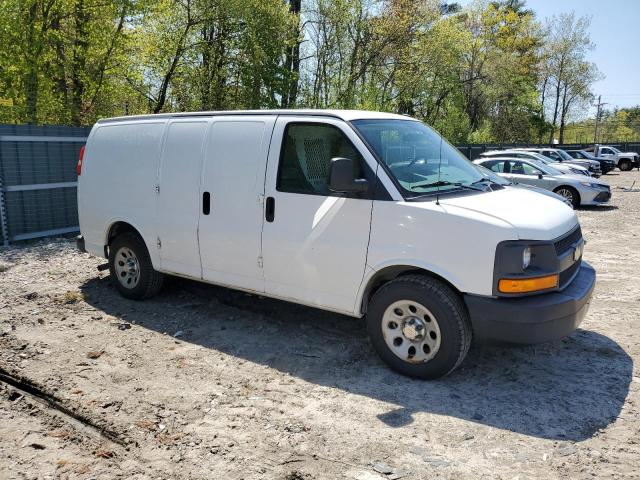 1GCSGAFX4D1189816 - 2013 CHEVROLET EXPRESS G1 WHITE photo 4