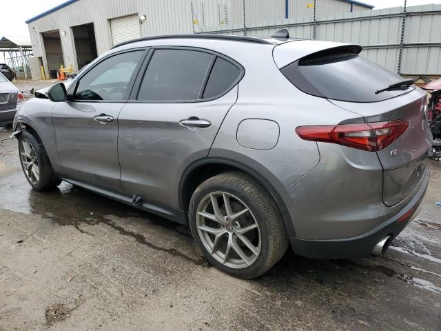 ZASFAKNN6J7B70886 - 2018 ALFA ROMEO STELVIO TI SPORT SILVER photo 2