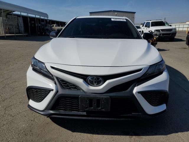 4T1G11AK9PU137602 - 2023 TOYOTA CAMRY SE NIGHT SHADE WHITE photo 5