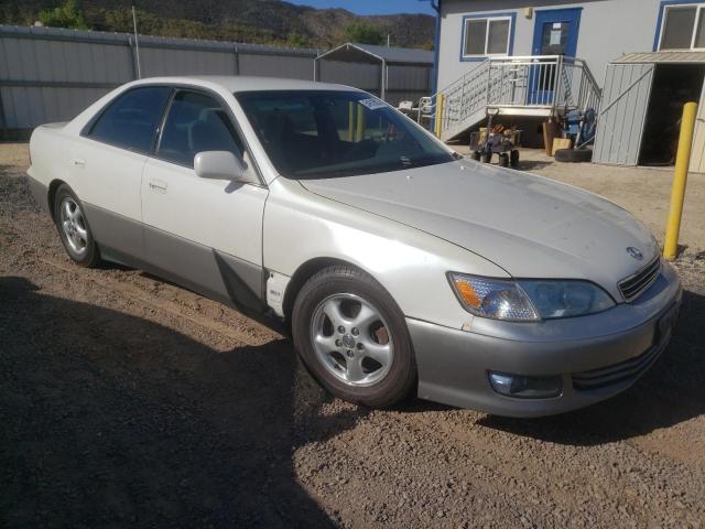 JT8BF28G2W0113511 - 1998 LEXUS ES 300 WHITE photo 4