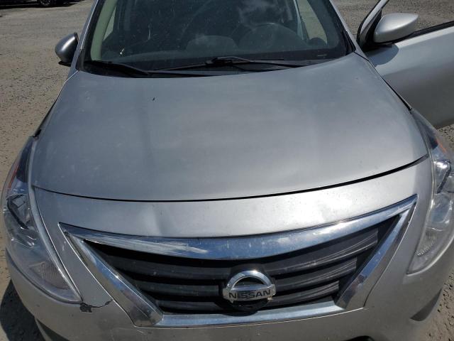 3N1CN7AP7KL845648 - 2019 NISSAN VERSA S 银色 照片 11