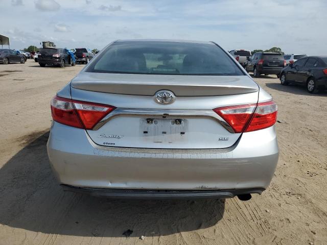 4T1BF1FK5FU478143 - 2015 TOYOTA CAMRY LE SILVER photo 6