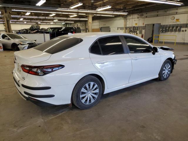 4T1C31AK6NU592817 - 2022 TOYOTA CAMRY LE WHITE photo 3