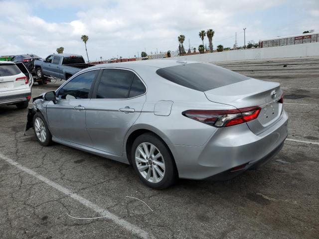 4T1C11AKXPU763660 - 2023 TOYOTA CAMRY LE SILVER photo 2