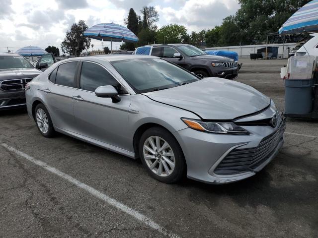 4T1C11AKXPU763660 - 2023 TOYOTA CAMRY LE SILVER photo 4
