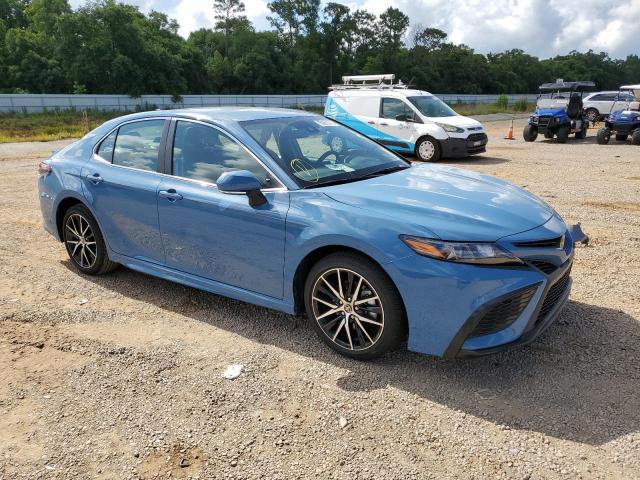 4T1G11AK6PU098581 - 2023 TOYOTA CAMRY SE NIGHT SHADE BLUE photo 4