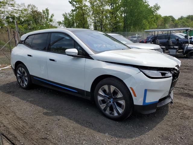 WB523CF09RCR07670 - 2024 BMW IX XDRIVE50 WHITE photo 4