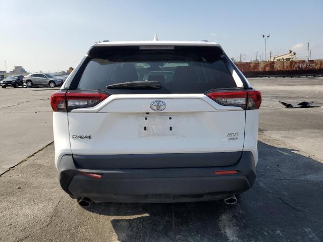 2T3P1RFVXPW369277 - 2023 TOYOTA RAV4 XLE WHITE photo 6