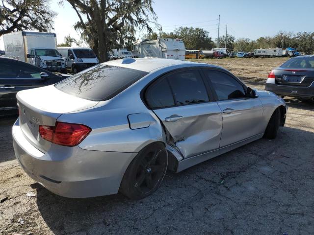 WBA3C3C52DF982806 - 2013 BMW 320 I XDRIVE SILVER photo 3