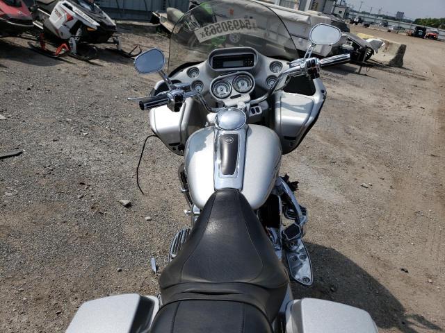 1HD1PV8129Y951694 - 2009 HARLEY-DAVIDSON FLTRSE3 SILVER photo 5