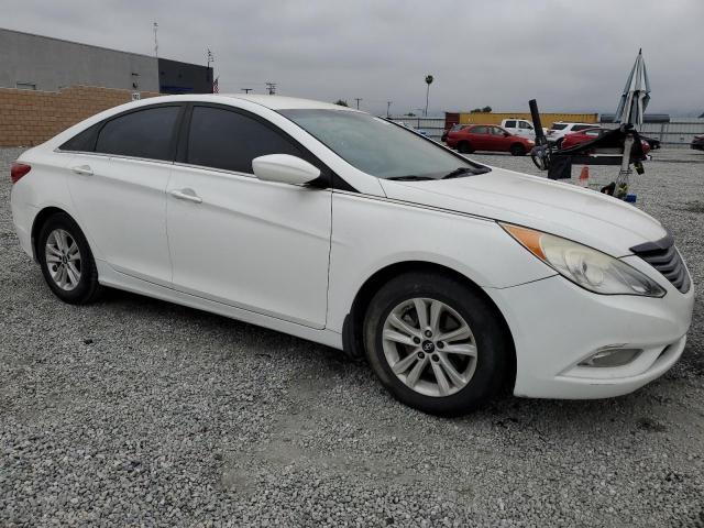 5NPEB4AC2DH743364 - 2013 HYUNDAI SONATA GLS WHITE photo 4