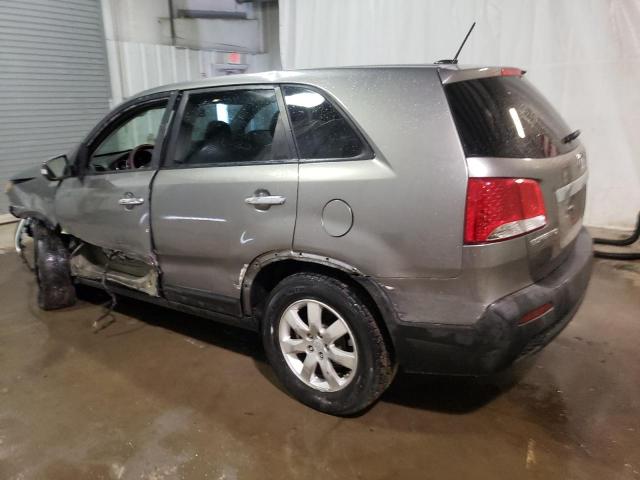 5XYKT3A13BG158063 - 2011 KIA SORENTO BASE GRAY photo 2