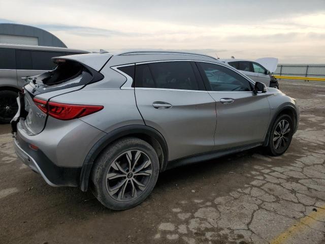 SJKCH5CRXHA022636 - 2017 INFINITI QX30 BASE SILVER photo 3