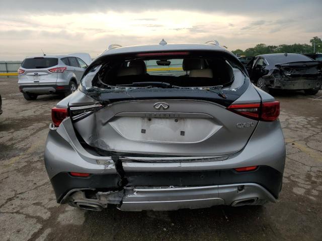 SJKCH5CRXHA022636 - 2017 INFINITI QX30 BASE SILVER photo 6