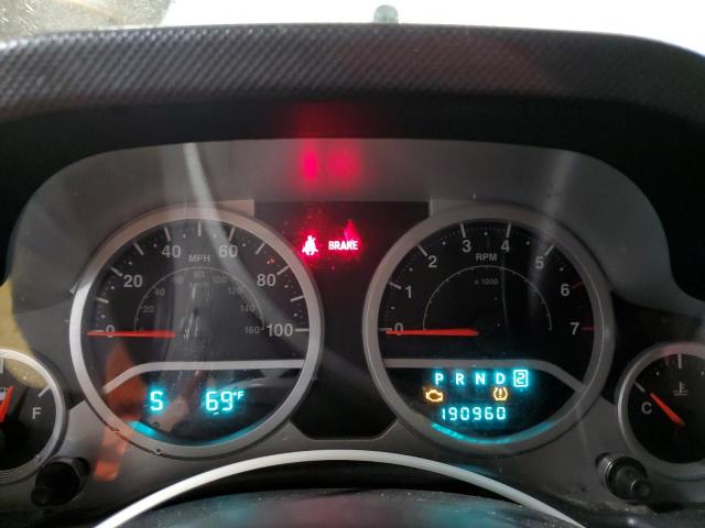 1J4GA59188L647870 - 2008 JEEP WRANGLER U SAHARA Gümüş foto 9