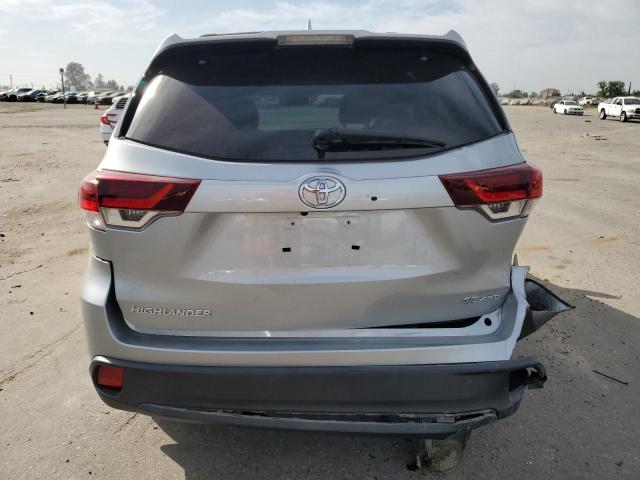 5TDJZRFHXKS702239 - 2019 TOYOTA HIGHLANDER SE SILVER photo 6