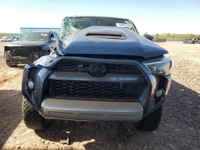 JTEBU5JR4J5521732 - 2018 TOYOTA 4RUNNER SR5/SR5 PREMIUM Сірий фото 5