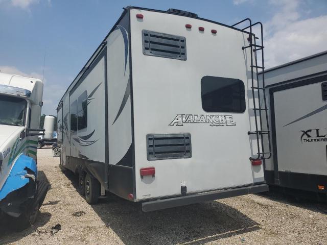 4YDF35525GE760458 - 2016 KEYSTONE AVALANCHE თეთრი ფოტო 3