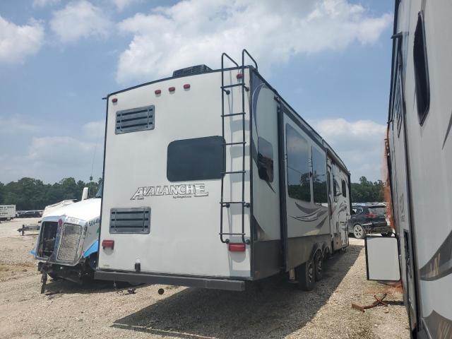 4YDF35525GE760458 - 2016 KEYSTONE AVALANCHE თეთრი ფოტო 4