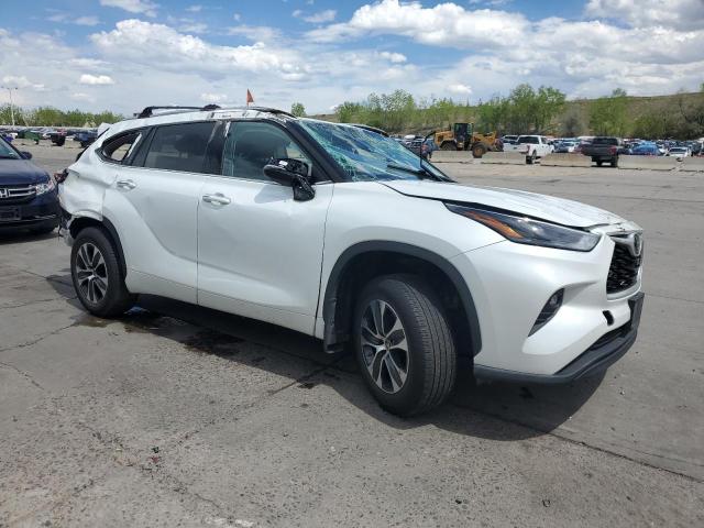 5TDHZRBH8NS176878 - 2022 TOYOTA HIGHLANDER XLE WHITE photo 4