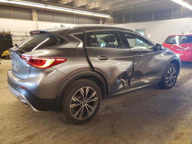 SJKCH5CR1HA020905 - 2017 INFINITI QX30 BASE GRAY photo 3
