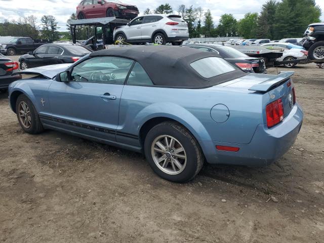 1ZVFT84NX55194520 - 2005 FORD MUSTANG BLUE photo 2