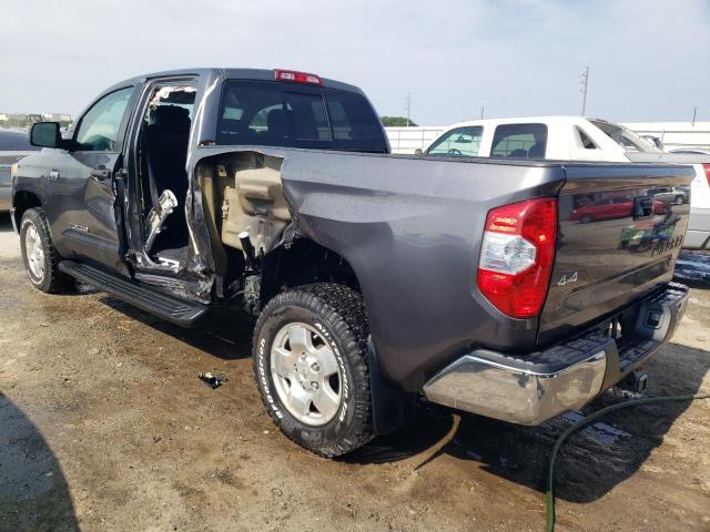 5TFUW5F16HX595047 - 2017 TOYOTA TUNDRA DOUBLE CAB SR/SR5 GRAY photo 2