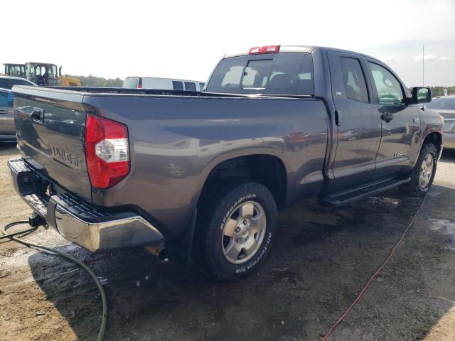 5TFUW5F16HX595047 - 2017 TOYOTA TUNDRA DOUBLE CAB SR/SR5 GRAY photo 3