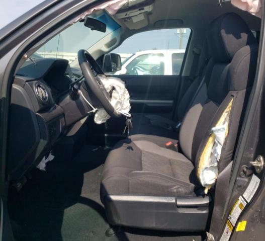 5TFUW5F16HX595047 - 2017 TOYOTA TUNDRA DOUBLE CAB SR/SR5 GRAY photo 7