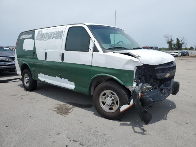 1GCWGFCF3F1187116 - 2015 CHEVROLET EXPRESS G2 WHITE photo 4