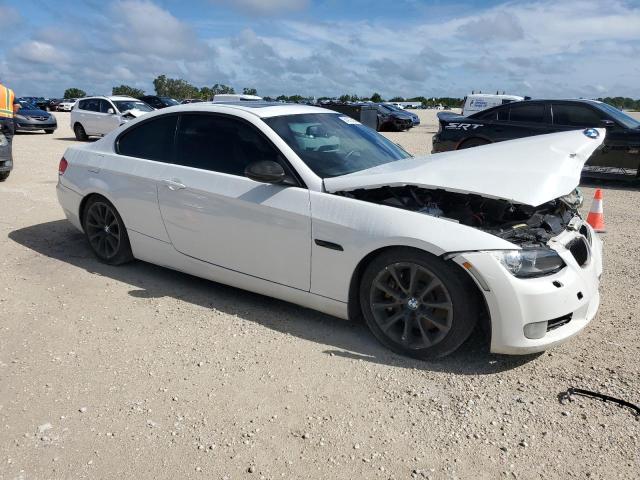 WBAWC73568E067389 - 2008 BMW 335 XI WHITE photo 4