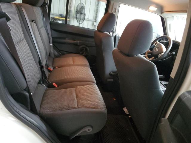 1J8HH48K68C233098 - 2008 JEEP COMMANDER SPORT Weiß Foto 10